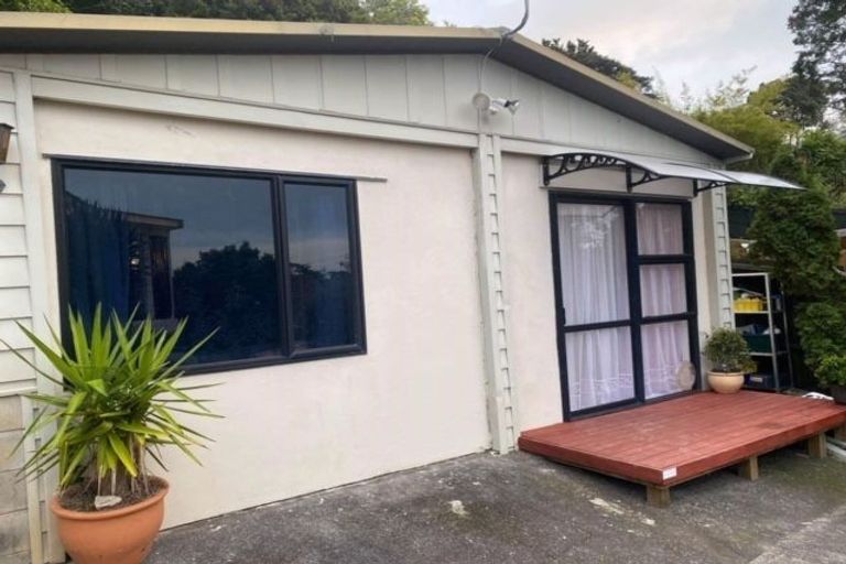 Photo of property in 7 Kilcar Place, Massey, Auckland, 0614