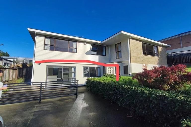 Photo of property in 12 Meadowvale Avenue, Forrest Hill, Auckland, 0620