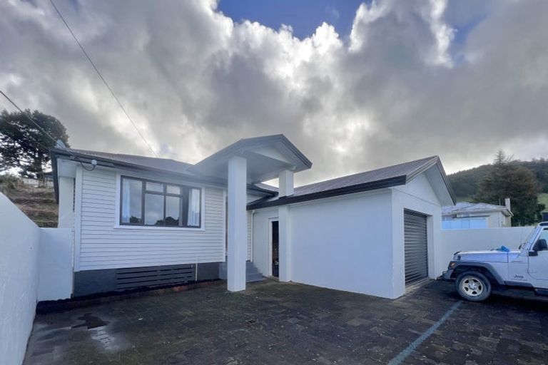 Photo of property in 1 Pukemiro Road, Te Kamo, Whangarei, 0112