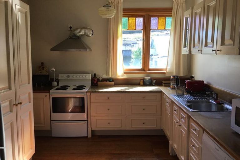 Photo of property in 26 Clarence Street, Brooklyn, Wellington, 6021