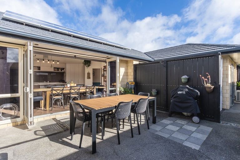 Photo of property in 196 Tutere Street, Waikanae Beach, Waikanae, 5036