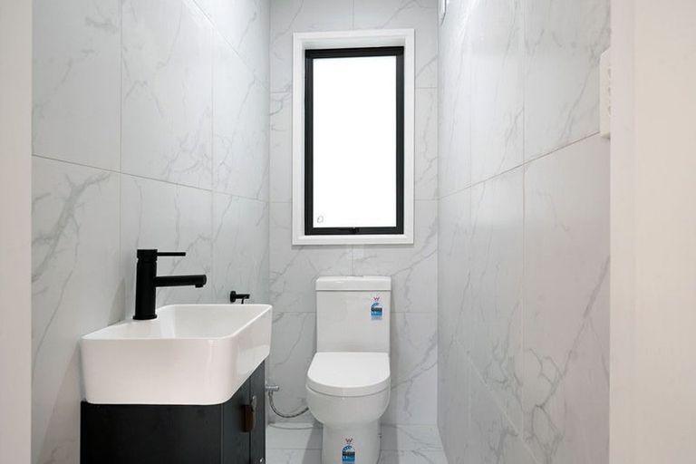 Photo of property in 5/1 Waters Place, New Lynn, Auckland, 0600