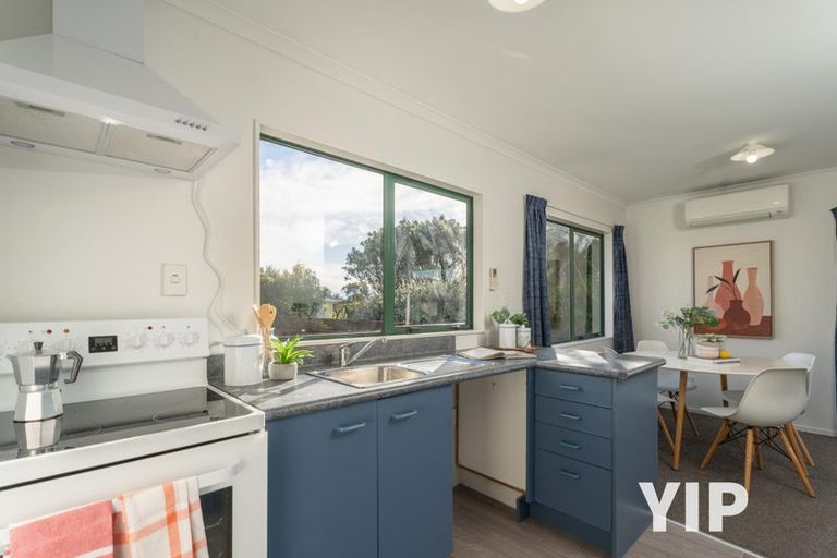 Photo of property in 32a Horokiwi Road West, Newlands, Wellington, 6037