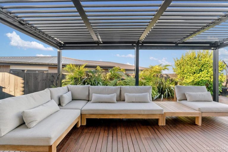 Photo of property in 12a Crows Road, Swanson, Auckland, 0614