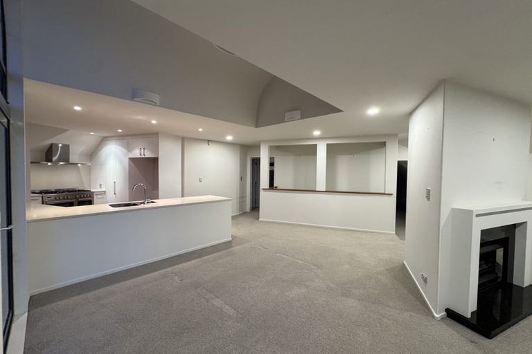 Photo of property in 1/5 Princes Street, Northcote Point, Auckland, 0627