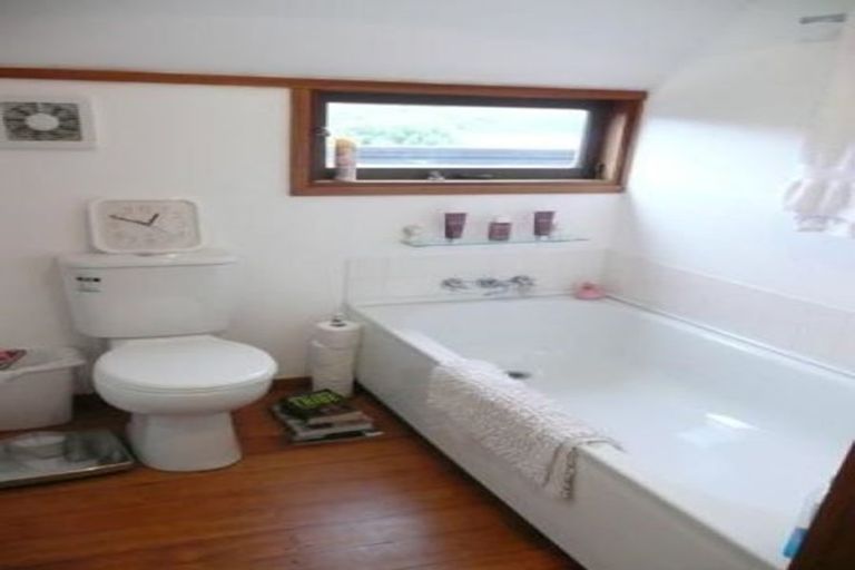 Photo of property in 6a Woodford Way, Crofton Downs, Wellington, 6035