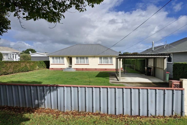 Photo of property in 38 Lismore Street, Strandon, New Plymouth, 4312