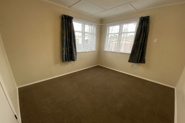 Photo of property in 85 Featherston Street, Takaro, Palmerston North, 4412