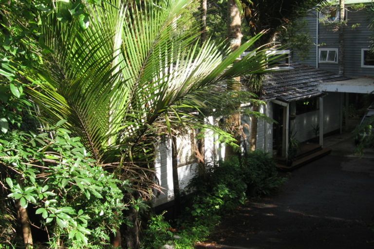 Photo of property in 19 Paturoa Road, Titirangi, Auckland, 0604