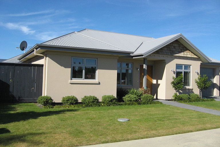 Photo of property in 14 Mounter Avenue, Northwood, Christchurch, 8051