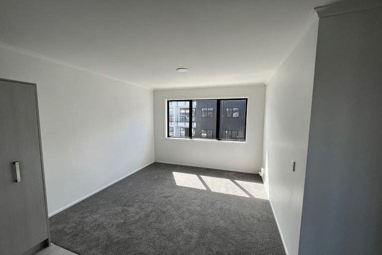Photo of property in 4/11 Carlos Drive, Flat Bush, Auckland, 2016