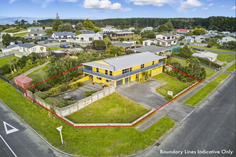Photo of property in 9 Takitimu Street, Waitarere Beach, Levin, 5510
