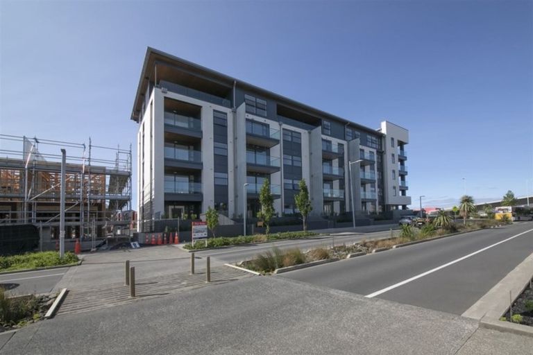 Photo of property in 305/2 Onekiritea Road, Hobsonville, Auckland, 0616