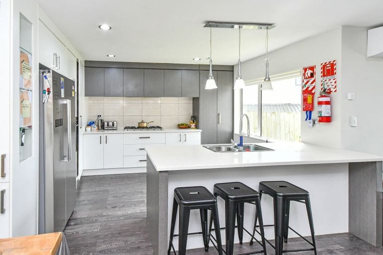 Photo of property in 87 Keri Vista Rise, Papakura, 2110