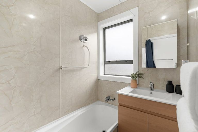 Photo of property in 6 Lyall Place, Bryndwr, Christchurch, 8053
