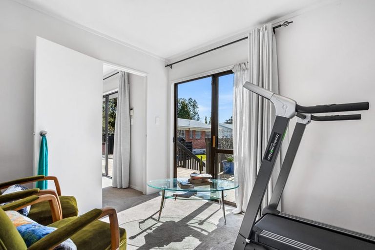 Photo of property in 2/68 Routley Drive, Glen Eden, Auckland, 0602