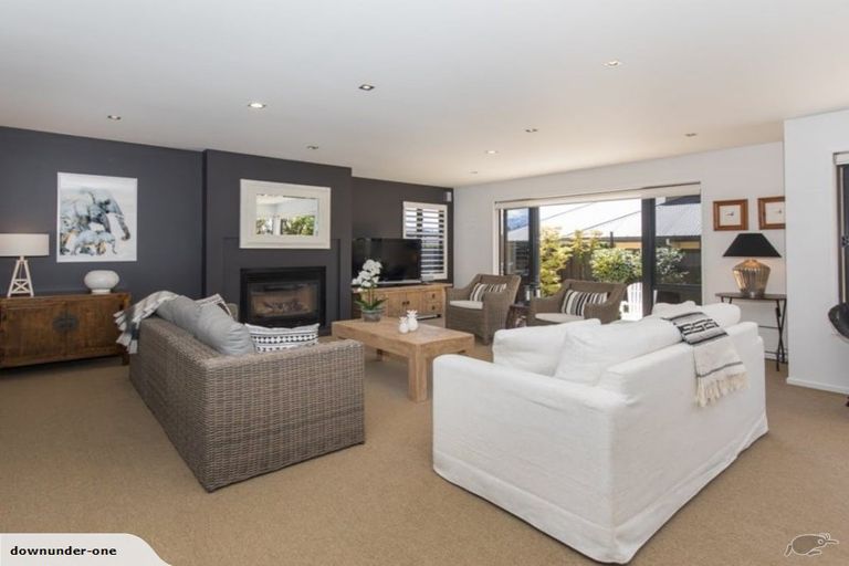 Photo of property in 44 Meadowstone Drive, Wanaka, 9305