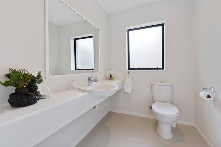 Photo of property in 1/54 Simmental Crescent, Somerville, Auckland, 2014