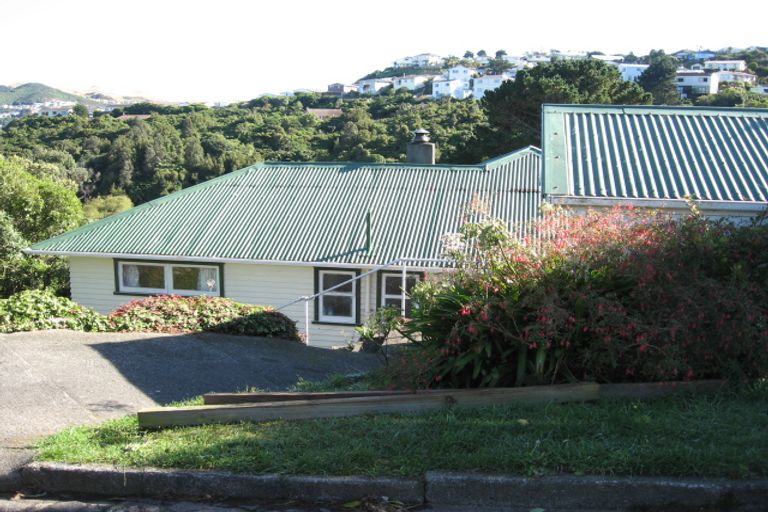 Photo of property in 22a Spenmoor Street, Newlands, Wellington, 6037