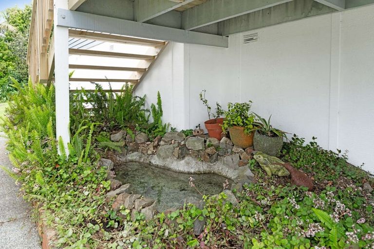 Photo of property in 14 View Street, Maungaturoto, 0520