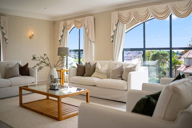 Photo of property in 15 Tumbridge Place, Somerville, Auckland, 2014