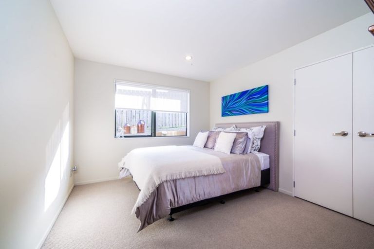 Photo of property in 17 Gordon Stanley Drive, Massey, Auckland, 0614