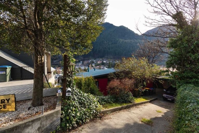 Photo of property in 110 Hallenstein Street, Queenstown, 9300