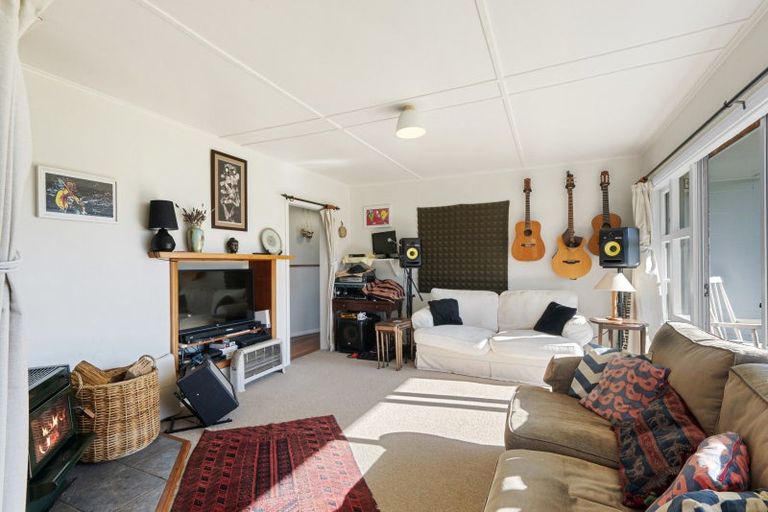 Photo of property in 555 Waitarere Beach Road, Waitarere Beach, Levin, 5510