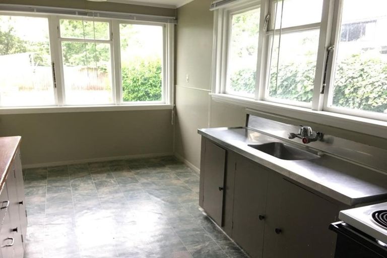 Photo of property in 12 Guildford Street, Burnside, Christchurch, 8053