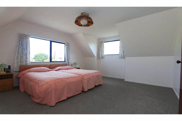 Photo of property in 1 Henry Street, Blenheim, 7201