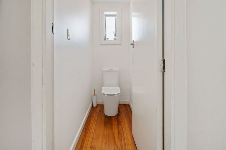 Photo of property in 14 Claxton Place, Saint Martins, Christchurch, 8022