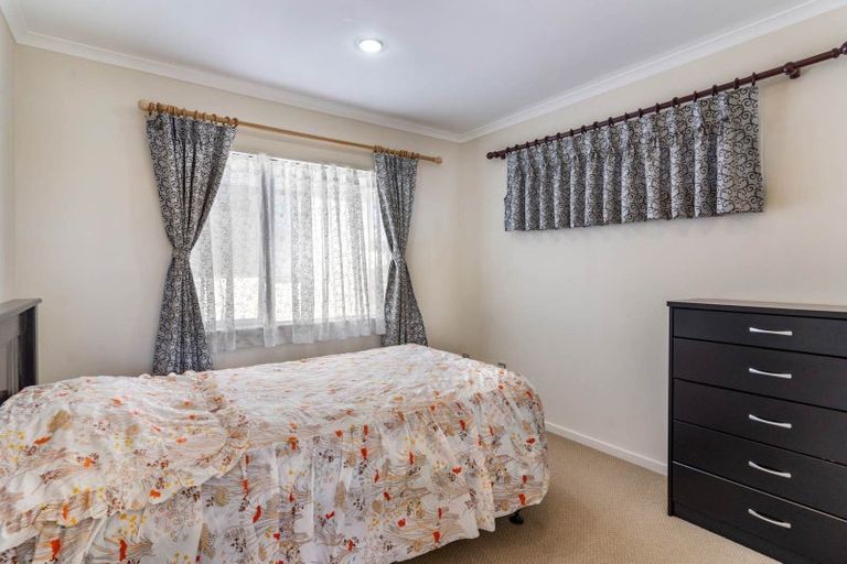 Photo of property in 16 Janway Avenue, Flat Bush, Auckland, 2016