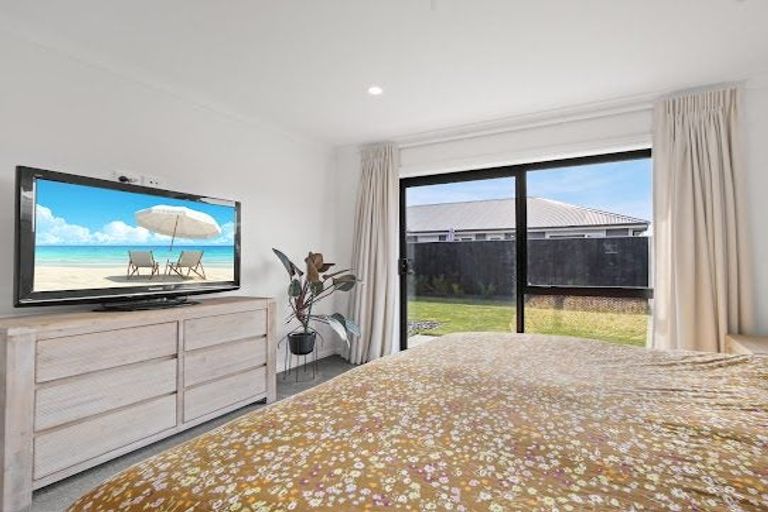 Photo of property in 19 Hickmott Street, Rangiora, 7400