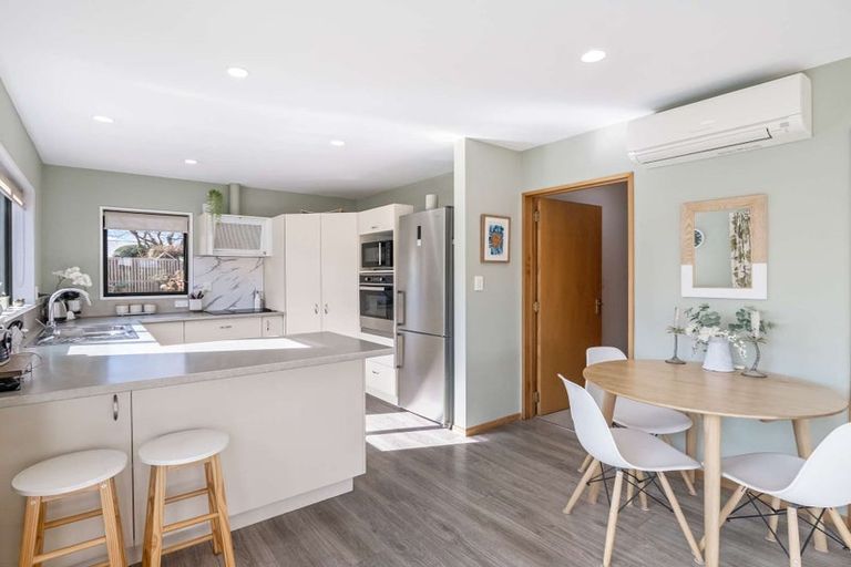 Photo of property in 4 Chesterfield Mews, Russley, Christchurch, 8042