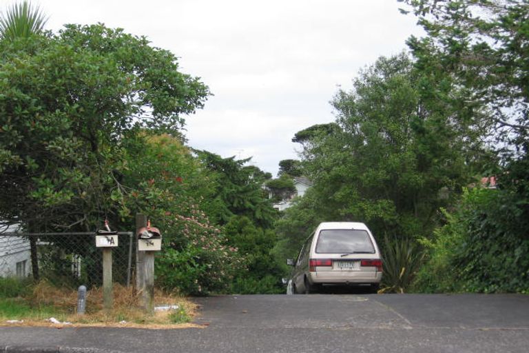 Photo of property in 2/11 Hellyers Street, Birkdale, Auckland, 0626