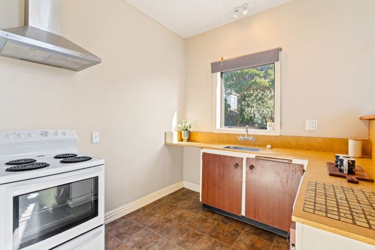 Photo of property in 68 Grosvenor Street, Kensington, Dunedin, 9011