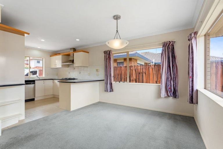 Photo of property in 9 Redcastle Drive, East Tamaki, Auckland, 2013