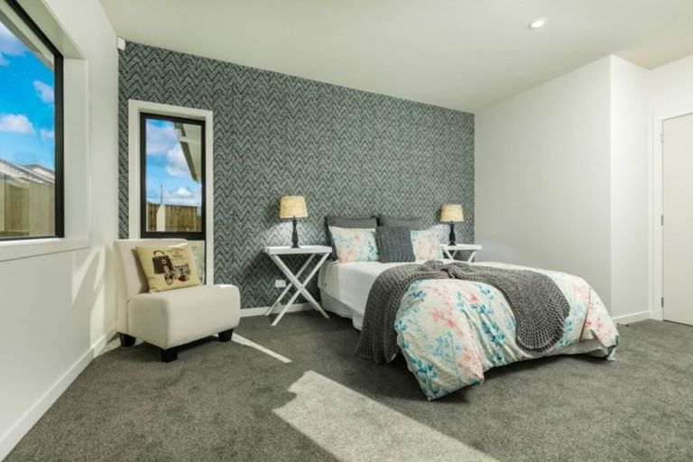 Photo of property in 17 Papa Orchard Drive, Kumeu, 0810