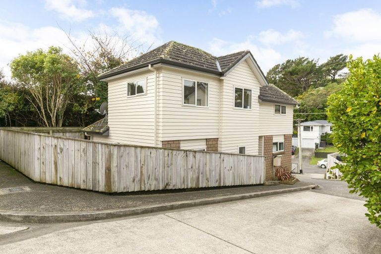 Photo of property in 16u3 Black Rock Road, Newlands, Wellington, 6037
