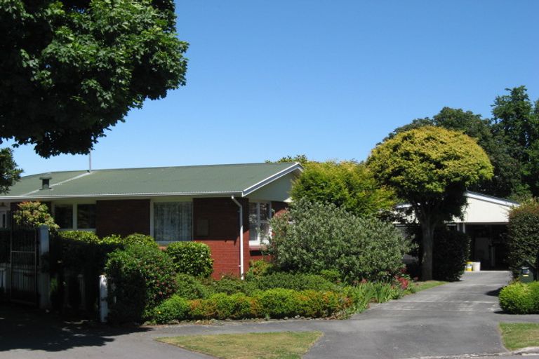 Photo of property in 25 Elwyn Place, Avonhead, Christchurch, 8042
