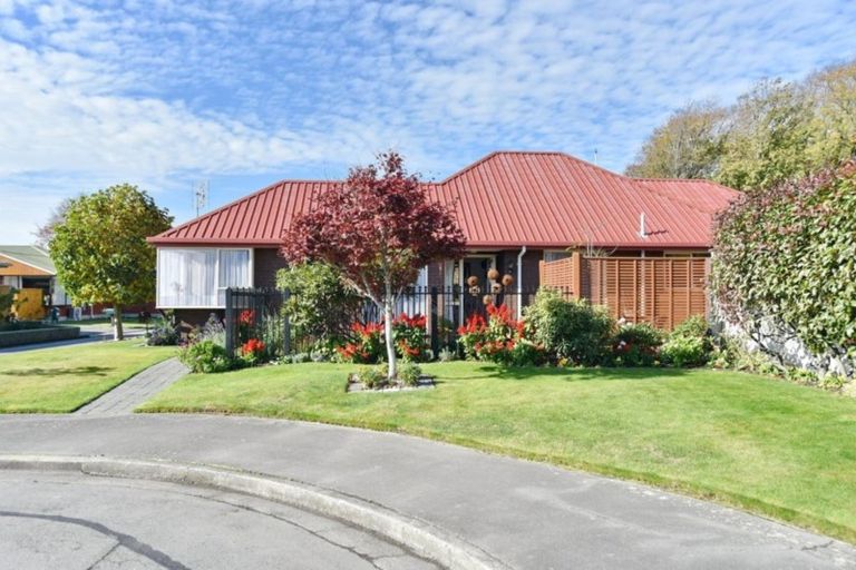 Photo of property in 11 Ludecke Place, Sockburn, Christchurch, 8042
