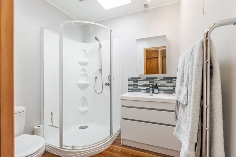 Photo of property in 17 Noall Street, Te Atatu Peninsula, Auckland, 0610