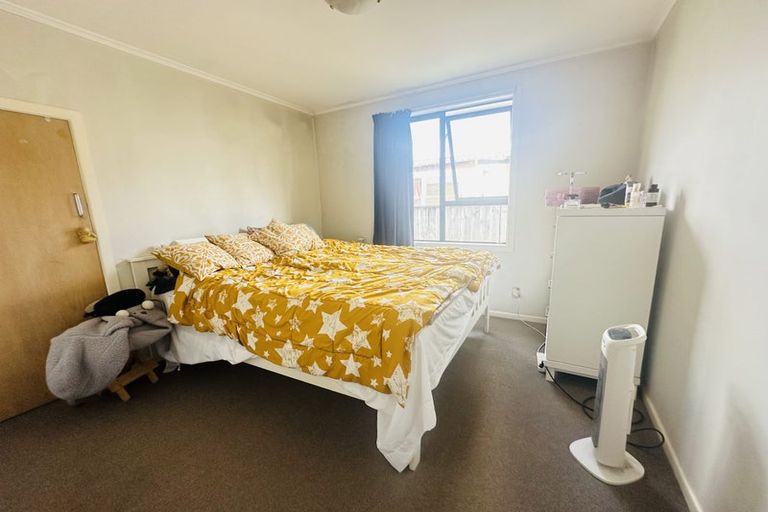 Photo of property in 64 Golf Road, New Lynn, Auckland, 0600