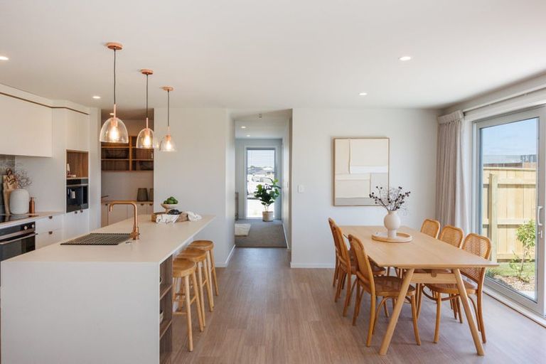 Photo of property in 68 Atlantic Drive, Fitzherbert, Palmerston North, 4410