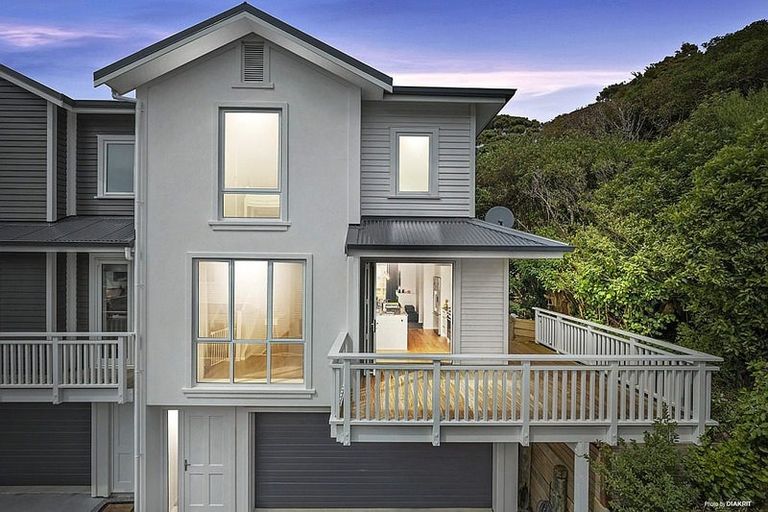 Photo of property in 56e Nicholson Road, Khandallah, Wellington, 6035