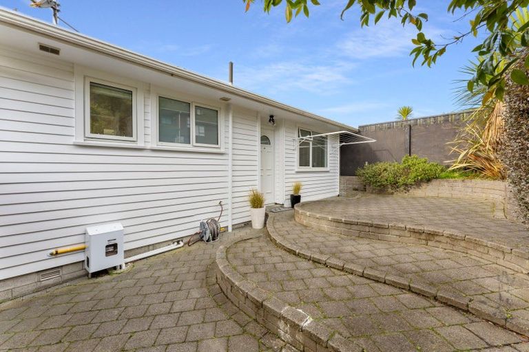 Photo of property in 107f2 Allington Road, Karori, Wellington, 6012