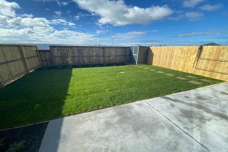 Photo of property in 120 Symes Drive, Red Beach, 0932