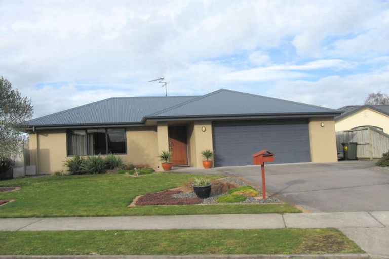Photo of property in 18 Cranbrook Place, Rototuna North, Hamilton, 3210