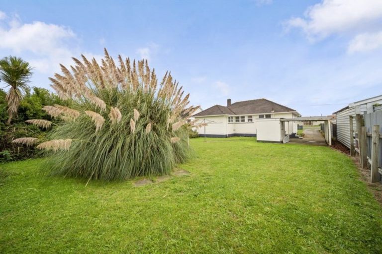 Photo of property in 279 South Road, Hawera, 4610