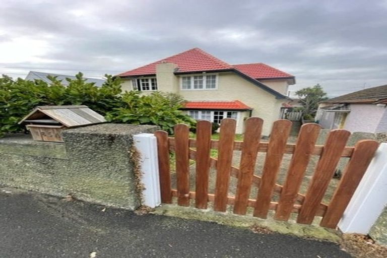 Photo of property in 185a Sutherland Road, Lyall Bay, Wellington, 6022